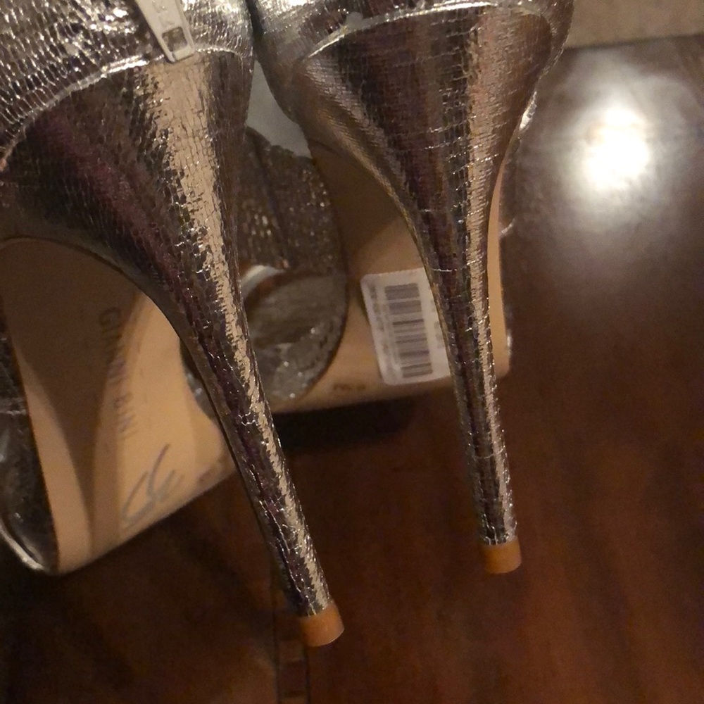 🚫SOLD🚫Gianni Bini silver heel - Picture 4 of 8